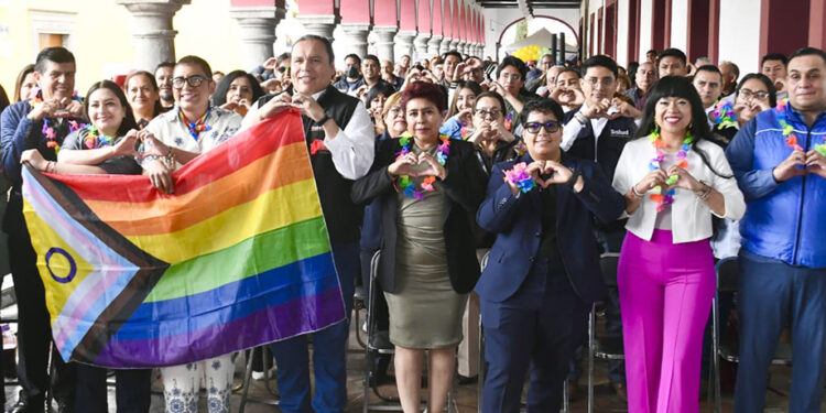 Promueve Gobierno del Estado atención médica inclusiva con Feria LGBT+