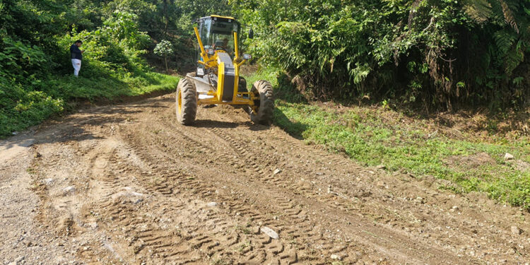 Mejora Gobierno del Estado camino rural de Santa Lucía – La Unión en Nauzontla