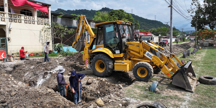 Mantiene gobierno estatal mejoramiento de vialidades en Puebla, Xicotepec y Tlacotepec de Benito Juárez