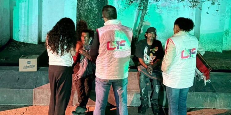 Realiza DIF Puebla Capital recorrido nocturno para canalizar a personas al Dormitorio Municipal