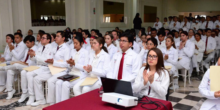 USEP refuerza formación clínica con internado de pregrado