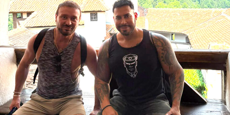 Viktor Rom celebró su cumpleaños en Bucarest junto al aristócrata Marco Lux y anuncia nuevos proyectos