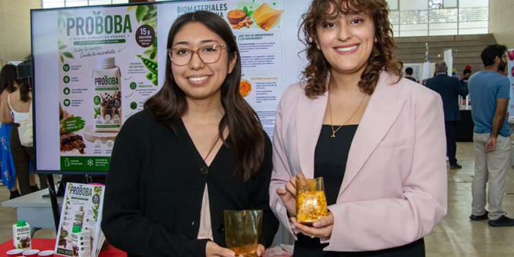 Talentos IBERO Puebla desarrollan biomaterial inteligente para detectar alimentos en mal estado