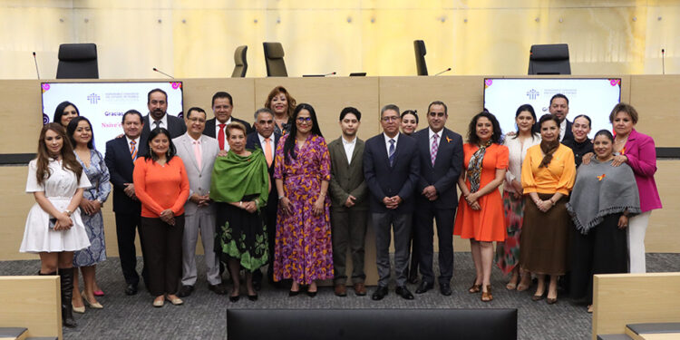 Congreso de Puebla abre su tribuna a la lengua Mixteca
