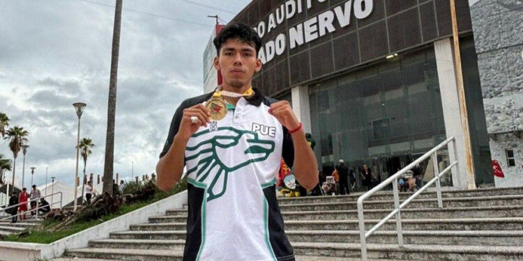 Triunfa estudiante del CONALEP Puebla en el Festival Olímpico de Boxeo 2026