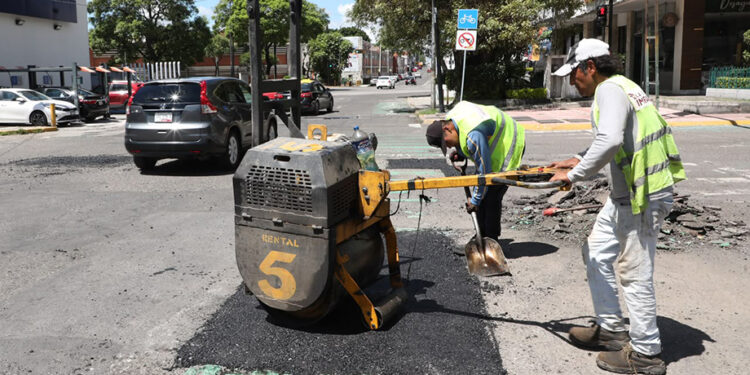 Gobierno de Pepe Chedraui refuerza acciones de bacheo en favor de las y los poblanos