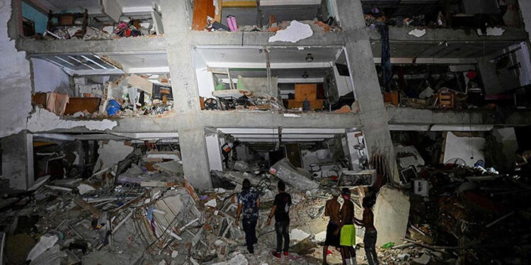 Suman 235 los cuerpos sin vida encontrados y 4300 heridos tras terremotos en Venezuela