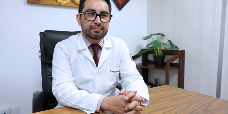 La Cartilla Nacional de Salud, herramienta fundamental para la detección oportuna de enfermedades en los padres
