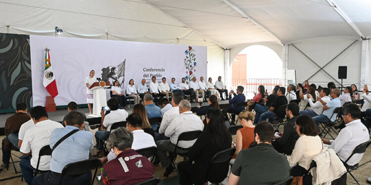 En Coatzacoalcos, Claudia Sheinbaum anuncia inversión histórica de 190 mil mdp en Veracruz para recuperación de la petroquímica, obras carreteras, de agua y salud