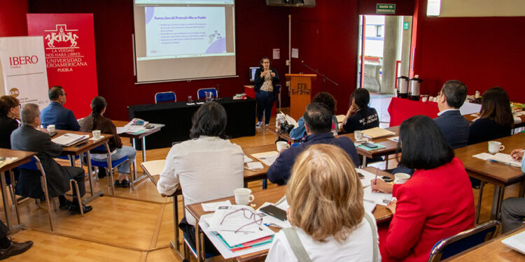 IBERO Puebla actúa en favor de la sociedad con capacitación sobre Protocolo Alba