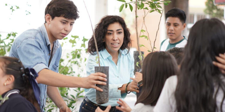 Diputada Norma Pimentel impulsa jornadas de reforestación en escuelas y reafirma su compromiso con el cuidado del medio ambiente