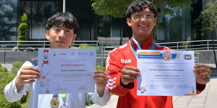 Estudiantes BUAP ganan medallas de plata en Olimpiada Nacional de Química