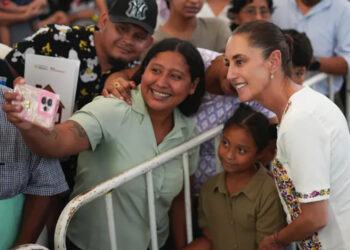 Vivienda para el bienestar ayuda al crecimiento económico al aportar 1% al PIB y beneficia a 30 millones de personas: Claudia Sheinbaum entrega viviendas en Tuxtla Gutiérrez, Chiapas