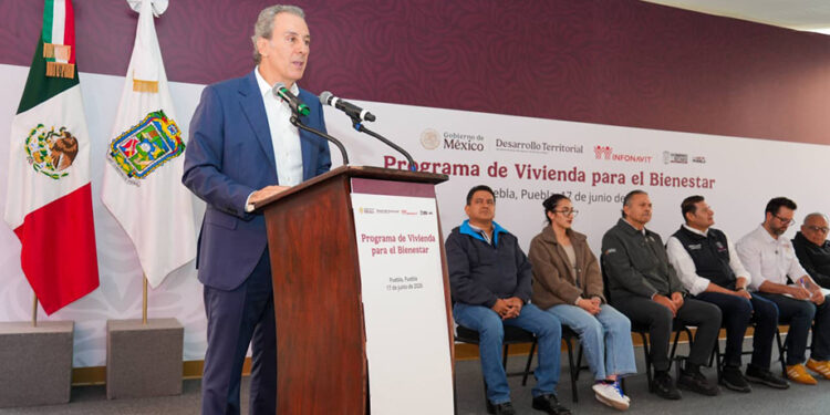 Armenta y Chedraui entregan beneficios del Programa de Vivienda para el Bienestar en Puebla