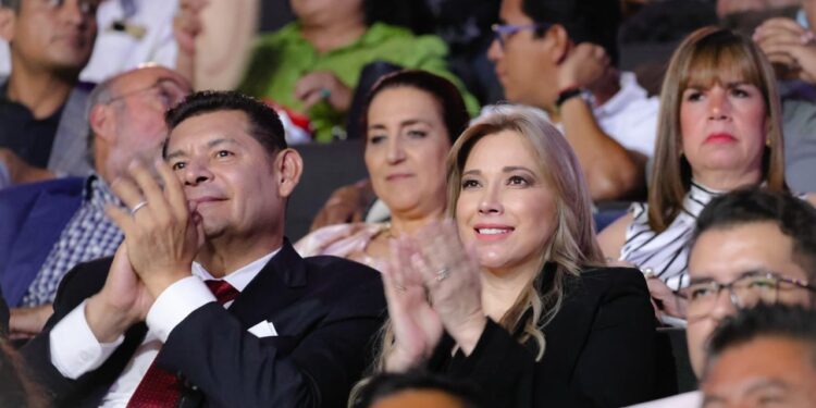 Gobierno estatal celebra a papás con recital musical para unir a las familias poblanas