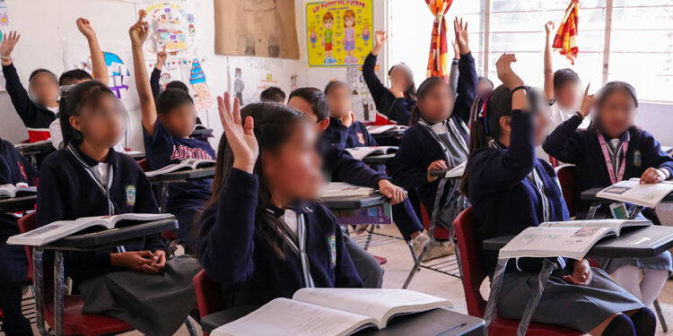 Escuelas públicas no pueden condicionar servicios por cuotas o aportaciones: SEP