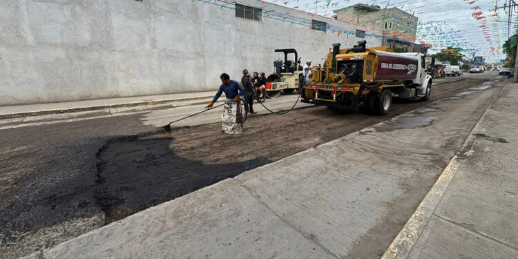 Interviene Gobierno del Estado tramo carretero San Diego Chalma – Santa Cruz Acapa en Tehuacán