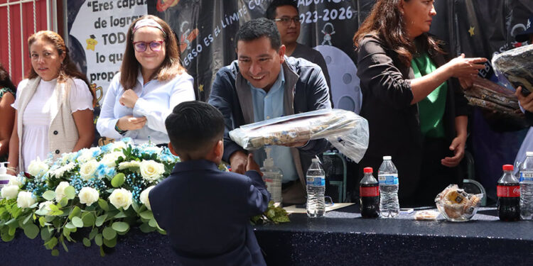 Llaman a la unidad y la educación ante el panorama internacional