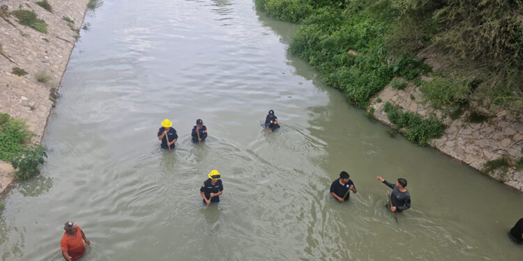 Gobierno estatal realiza búsqueda de una persona en el Canal de Valsequillo