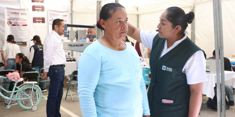 Jornada “Por Amor a Puebla” acerca más de 100 acciones de salud a Quecholac