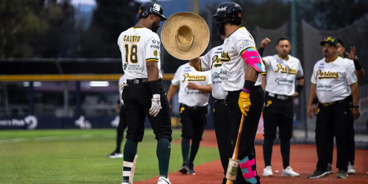 Pericos supera dos veces a los Bravos y los barre en su casa