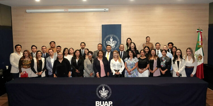 Fortalecen BUAP y TEEP lazos institucionales con firma de convenio