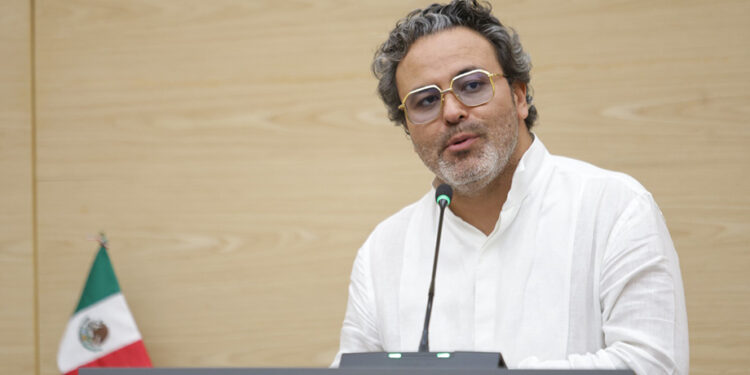 Atención psicológica permanente, gratuita, especializada y confidencial para policías, propone diputado Roberto Zataráin
