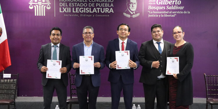 Participa diputado Marcos Castro en conferencia sobre los retos del derecho mexicano