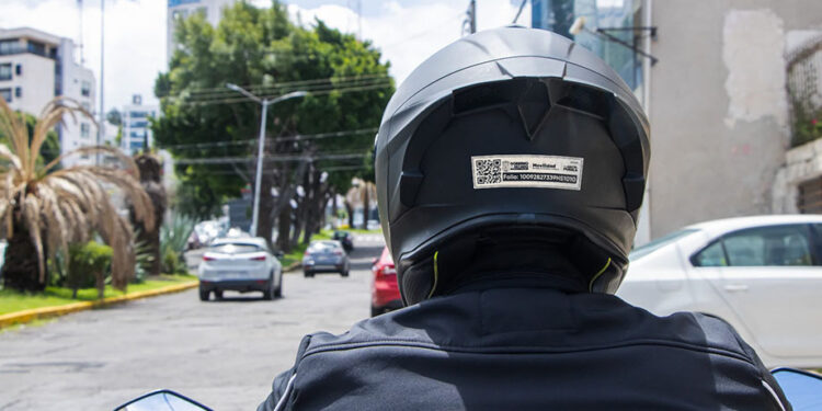 Inicia gobierno estatal entrega gratuita de chips para motociclistas en Puebla