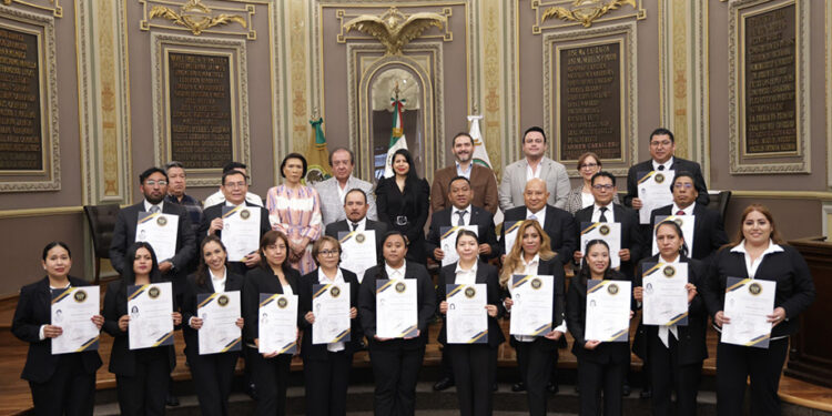 Congreso del Estado, sede de la entrega de títulos de la Licenciatura en Derecho Burocrático del INESAP