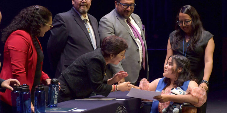 Graduados llevan el sello de la Prepa Zapata: Rectora Lilia Cedillo