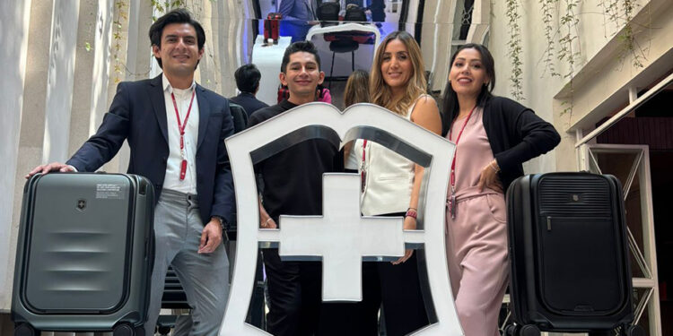 Egresado de posgrado de Anáhuac Puebla asume la dirección de Marketing de Victorinox México