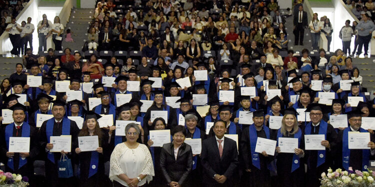 Egresados de la Universidad para Adultos son un referente para nuestra institución: Rectora Lilia Cedillo