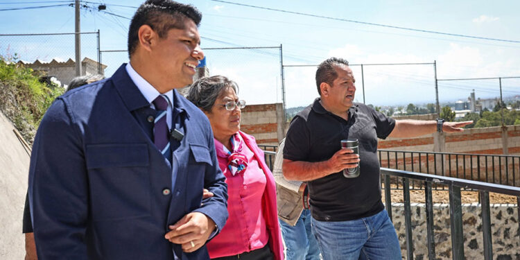 Cancha deportiva del Bachillerato 5 de Mayo al 90%