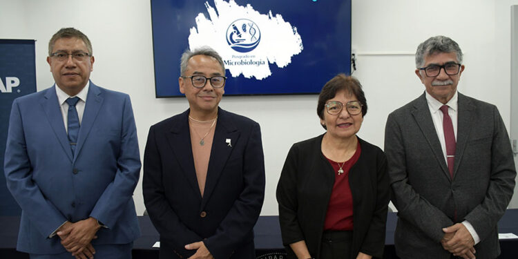 Reconoce Rectora Lilia Cedillo calidad del Posgrado en Microbiología