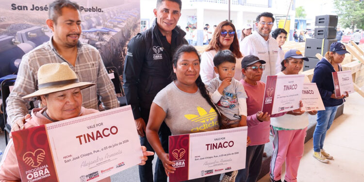 Gobierno del estado cumple compromisos con familias de San José Chiapa