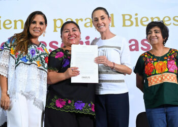 Desde Playa del Carmen, Claudia Sheinbaum anuncia plan integral para limpiar de sargazo las playas de Quintana Roo