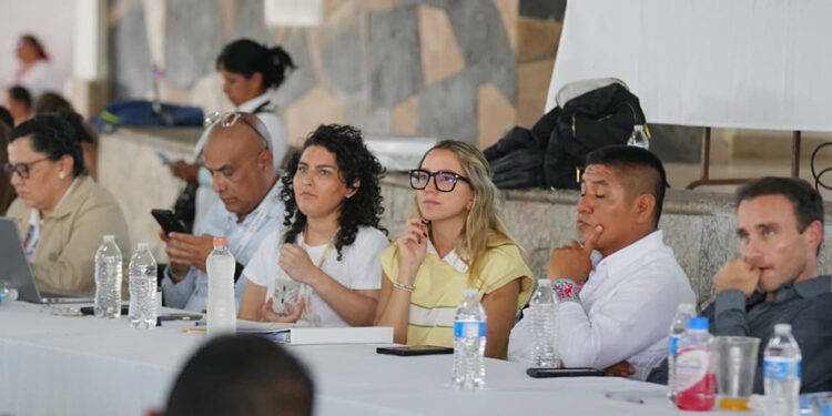 Fortalecen profesionalización turística en el estado con mesas interinstitucionales