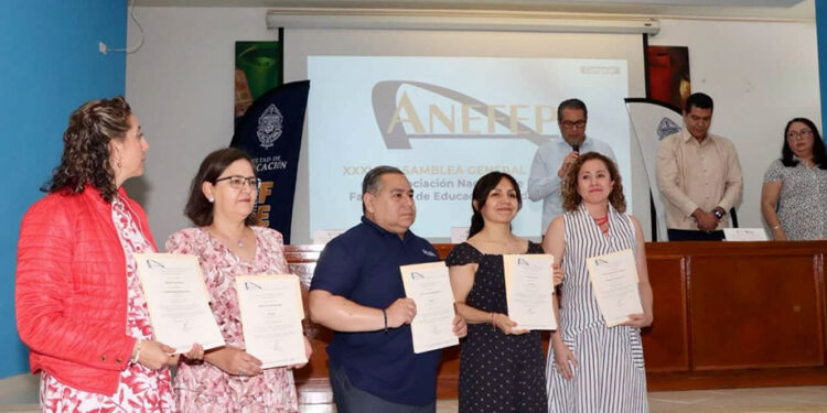 Académica de la IBERO Puebla asume cargo en ANEFEP