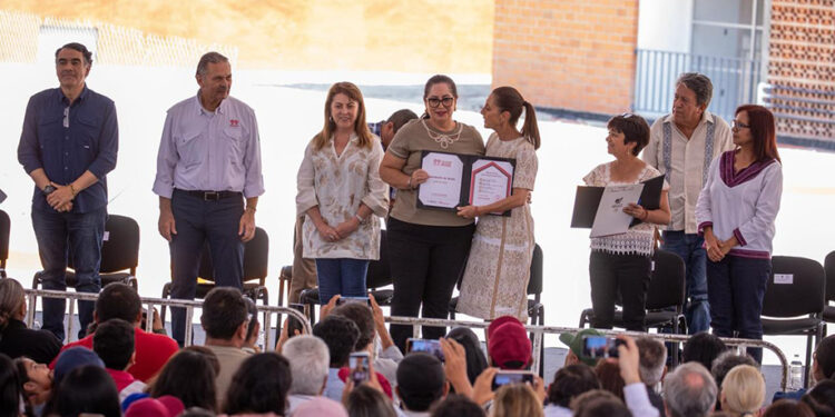 INFONAVIT entrega viviendas del Bienestar a derechohabientes de Morelos