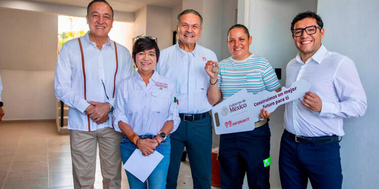 INFONAVIT realiza entrega de Viviendas del Bienestar a derechohabientes de Sinaloa