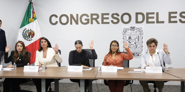 Avala Comisión del Congreso reformas para ampliar la participación de madres y padres de familia en la educación