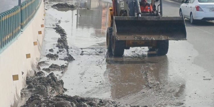 Avanza gobierno de Pepe Chedraui labores de limpieza en la Central de Abasto para mantener la vialidad transitable tras las lluvias