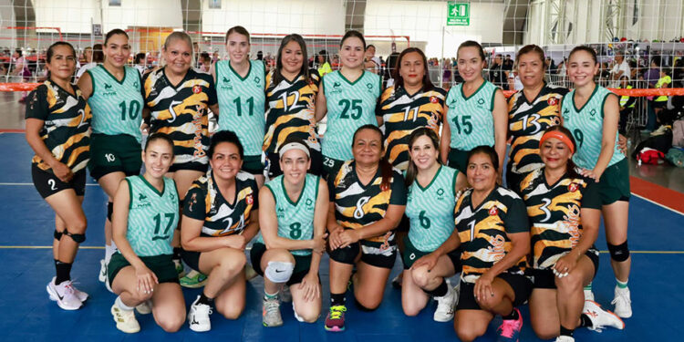 Se desarrolla el cuarto día de actividades del Festival Máster de Voleibol en Puebla capital