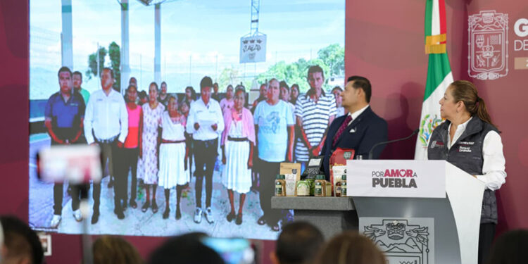 Gobierno Estatal otorga impulso histórico a organización comunitaria