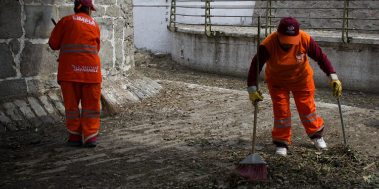 Gobierno de Pepe Chedraui refuerza limpieza en el Puente de Ovando ante las continuas lluvias