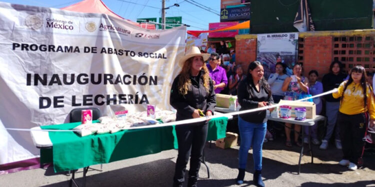 Paola Ruiz lleva justicia social a la Unidad Habitacional Agua Santa