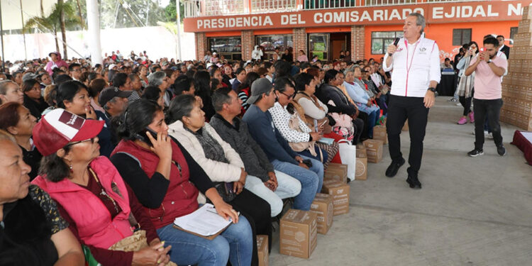 Entrega Pepe Chedraui apoyos del programa Alimentación Imparable en Xonacatepec