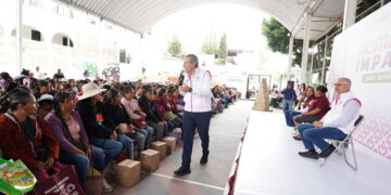 Entrega Pepe Chedraui 3 mil apoyos alimentarios en San Andrés Azumiatla