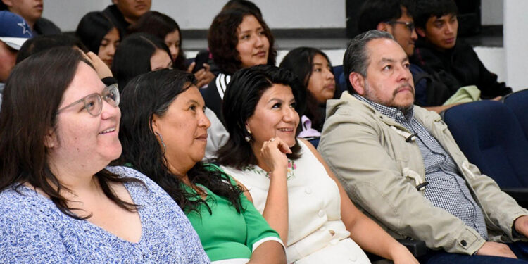 Impulsa UTH preservación del náhuatl para fortalecer la identidad cultural